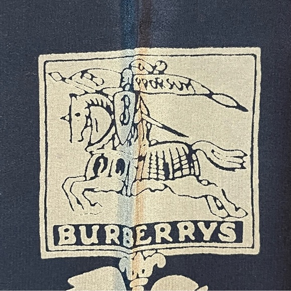 Burberry silk scarf. - Picture 3 of 7